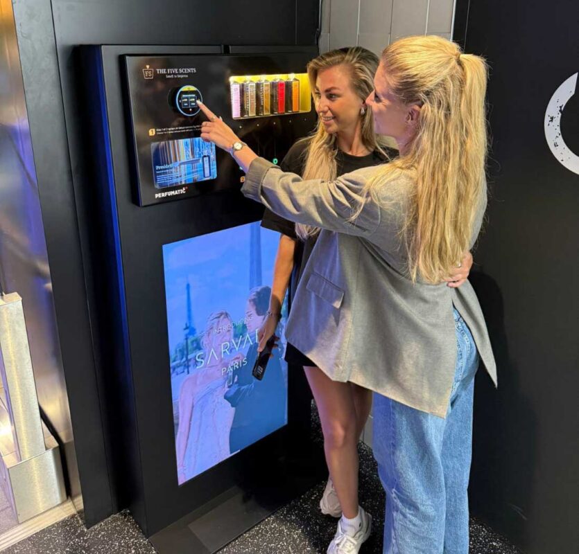 Sarvari Paris Vending Machine